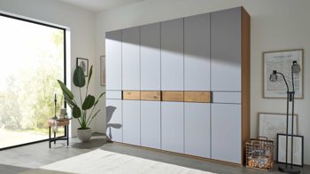 Kleiderschrank Interliving aus Holz in Grau Interliving Kleiderschrank Serie 1207 – Kleiderschrank Taupe & Balkeneiche - sechs Türen, Breite ca. 299 cm