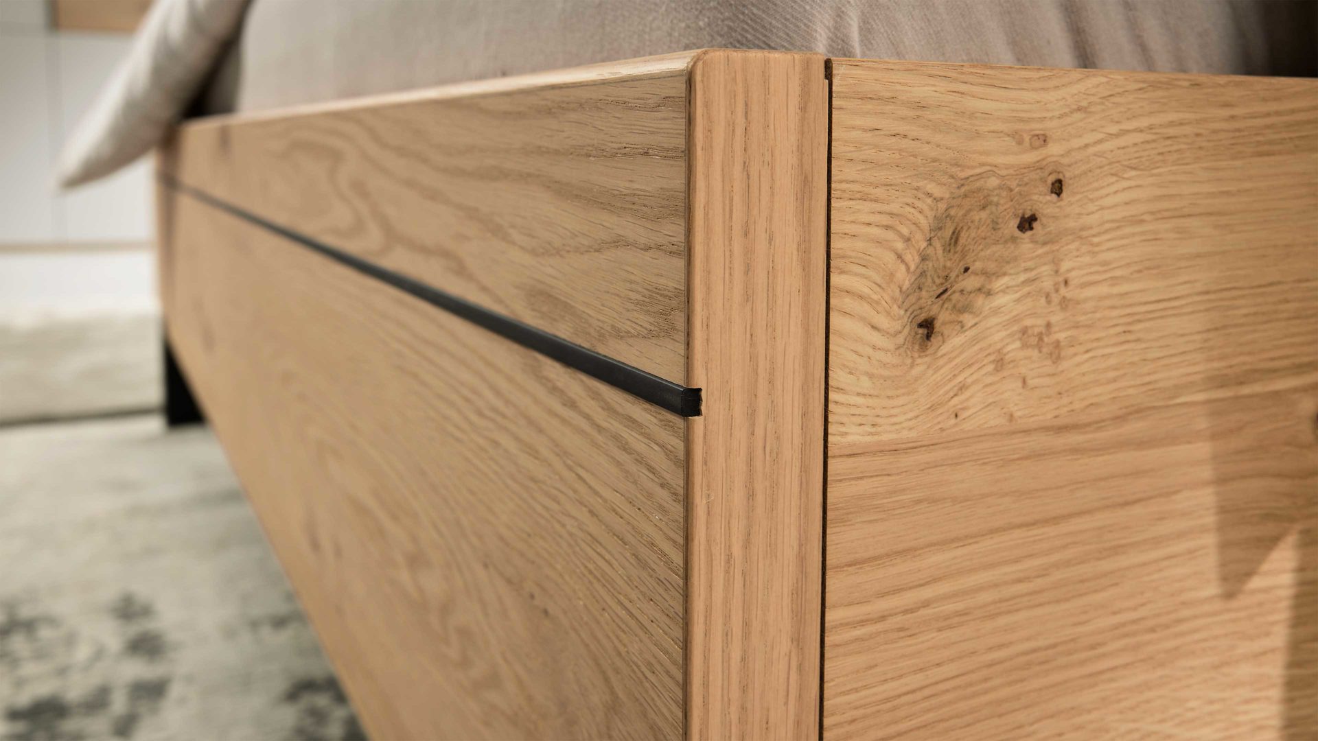 Bettgestell Interliving aus Holz in Holzfarben Interliving Kleiderschrank Serie 1207 – Bettgestell Balkeneiche & Anthrazit - Liegefläche ca. 180 x 200 cm