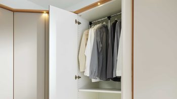 Kleiderstange / Kleiderlift Interliving aus Metall in Chrom Interliving Kleiderschrank Serie 1207 – Kleiderlift manuell