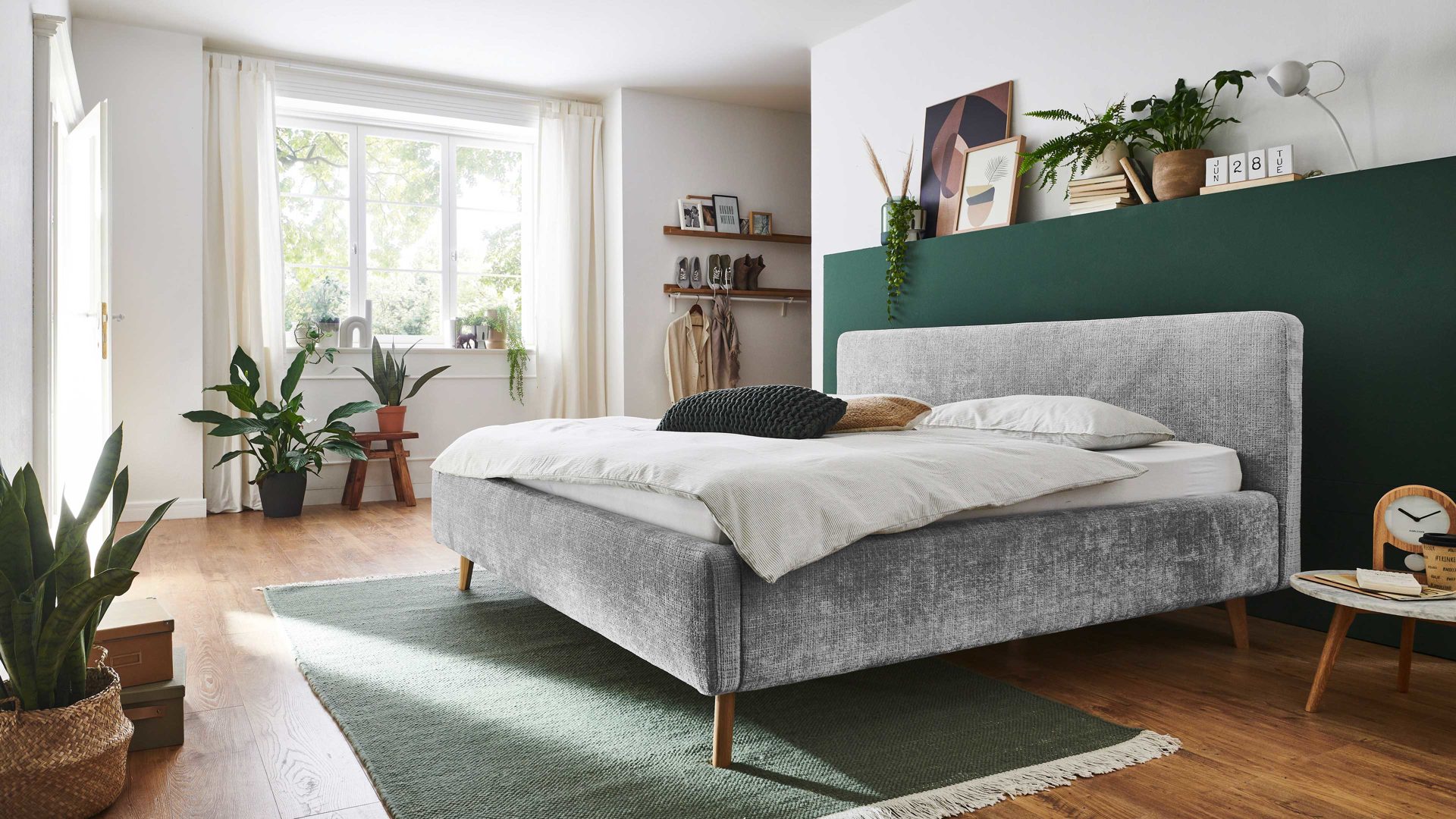 Bettgestell Meise.möbel aus Stoff in Grau Polsterbettgestell Mattis mit Bettkasten grauer Chenille Bezug Yunus 20 & Holzfüße - Liegefläche ca. 180 x 200 cm