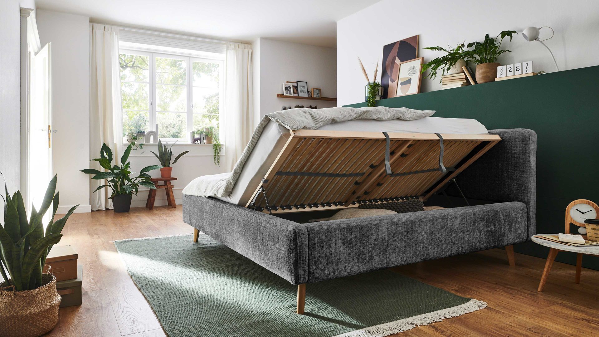 Bettgestell Meise.möbel aus Stoff in Anthrazit Polsterbettgestell Mattis mit Bettkasten anthrazitfarbener Chenille Bezug Yunus 23 & Holzfüße - Liegefläche ca. 180 x 200 cm