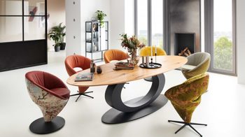 Polsterstuhl Koinor aus Stoff in Rot KOINOR Dreh-Polsterstuhl rote Bezugkombination India chilli & 16KI34, mattschwarzer Tellerfuß