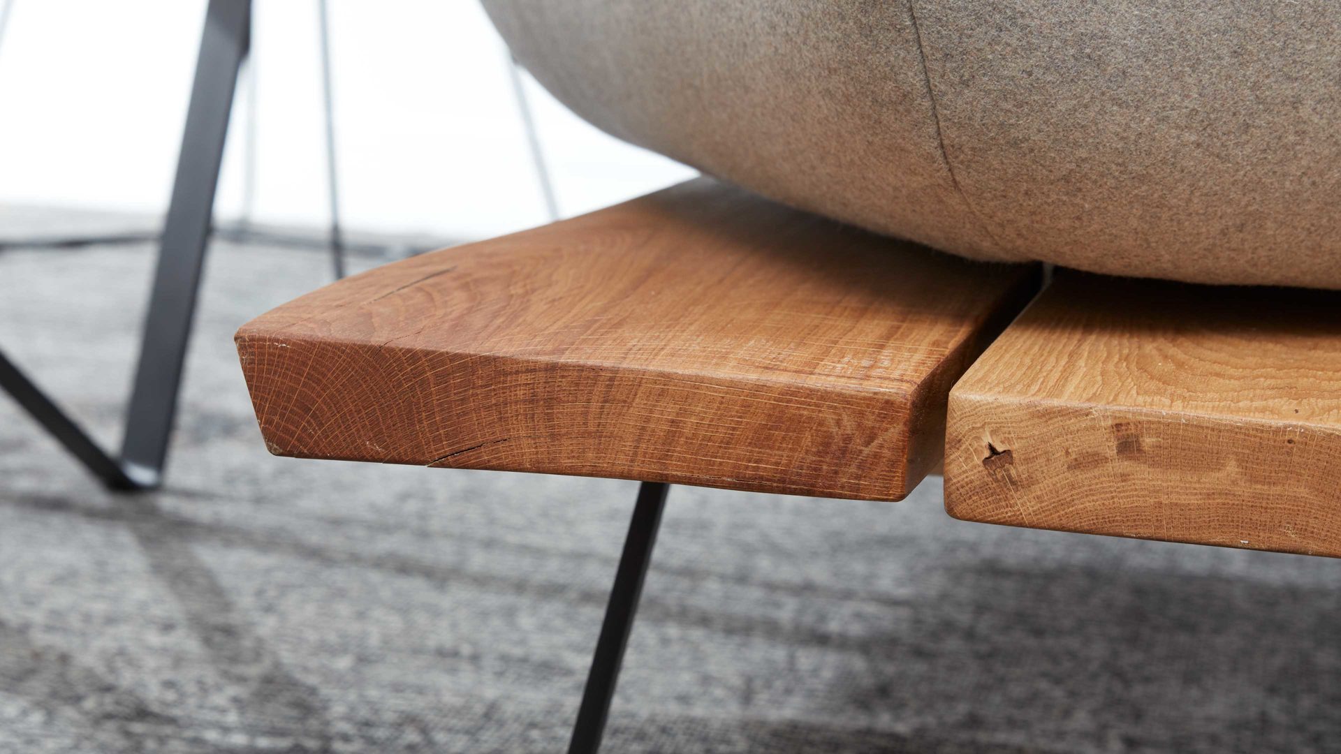 Polsterbank Koinor aus Leder in Dunkelgrau KOINOR 2-Sitzer-Element Kleo dunkles Leder India omega & Lodenbezug 27, Wildeiche natur – Breite ca. 190 cm