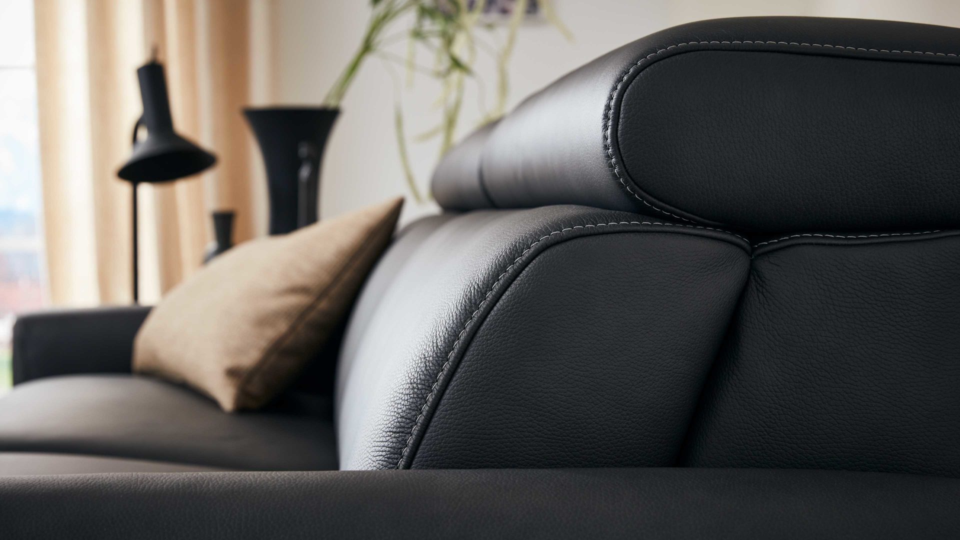 Zweisitzer comfortmaster besser sitzen, liegen, leben aus Leder in Schwarz Comfortmaster 1181 Spektra - Zweisitzer 364 M kohlefarbenes LongLife-Leder LG18 – Breite ca. 175 cm