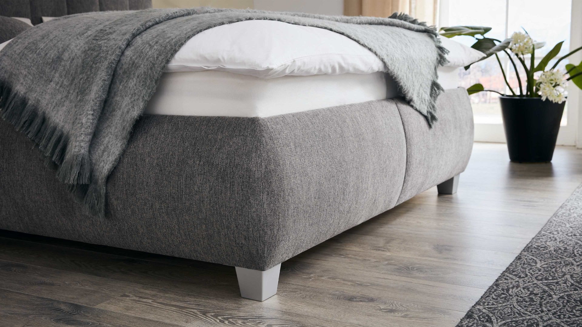 Polsterbett comfortmaster besser sitzen, liegen, leben aus Stoff in Grau Comfortmaster Messina - Polsterbett graue Mikrofaser Brego 321100 – Liegefläche ca. 180 x 200 cm