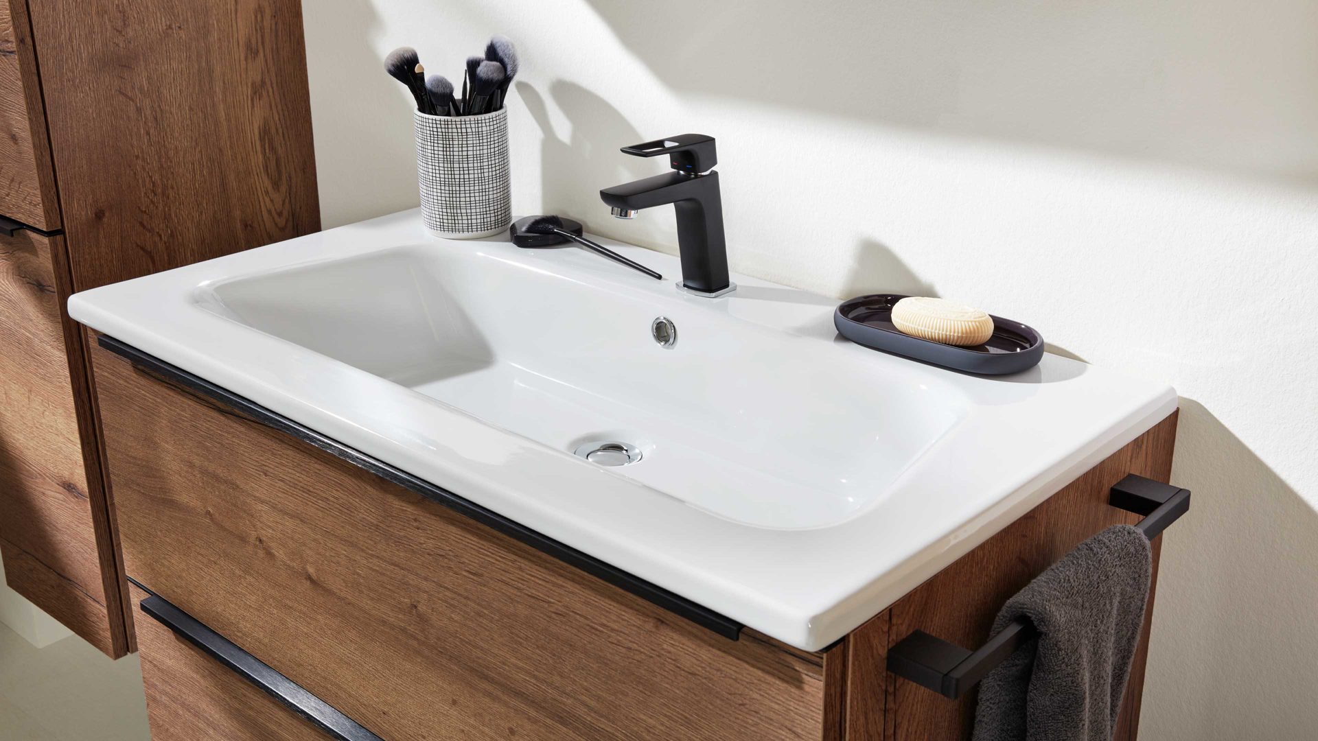 Waschtisch-Set / Waschbecken-Set Interliving aus Holz in Holzfarben Interliving Bad Serie 7402 – Waschtisch mit Unterschrank Havanna Eiche – Breite ca. 90 cm