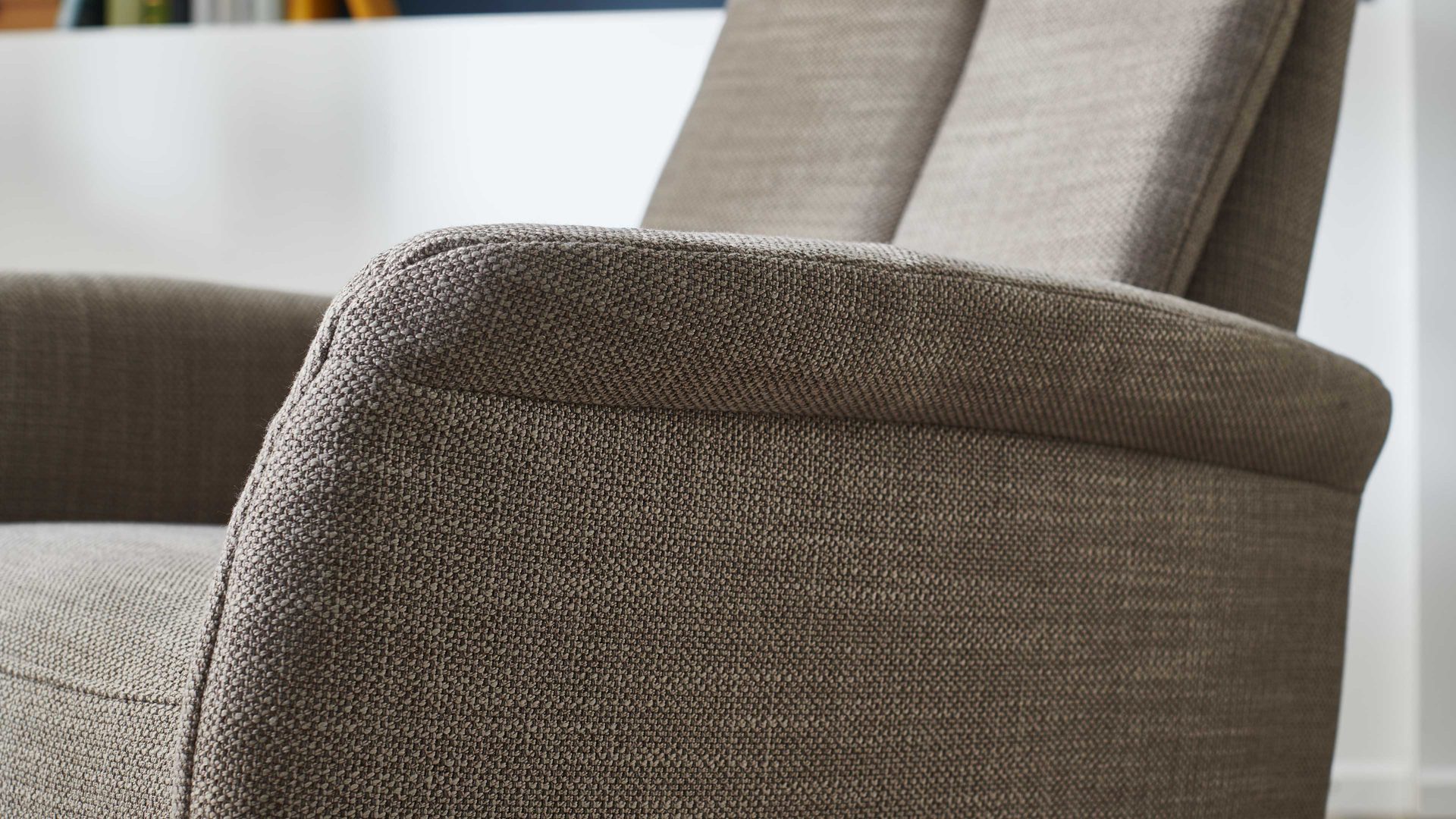 Relaxsessel COMFORT SMART aus Stoff in Beige COMFORT SMART Viro - Relaxsessel mit Federkern taupefarbenes Flachgewebe Picasso & schwarzer Sternfuß