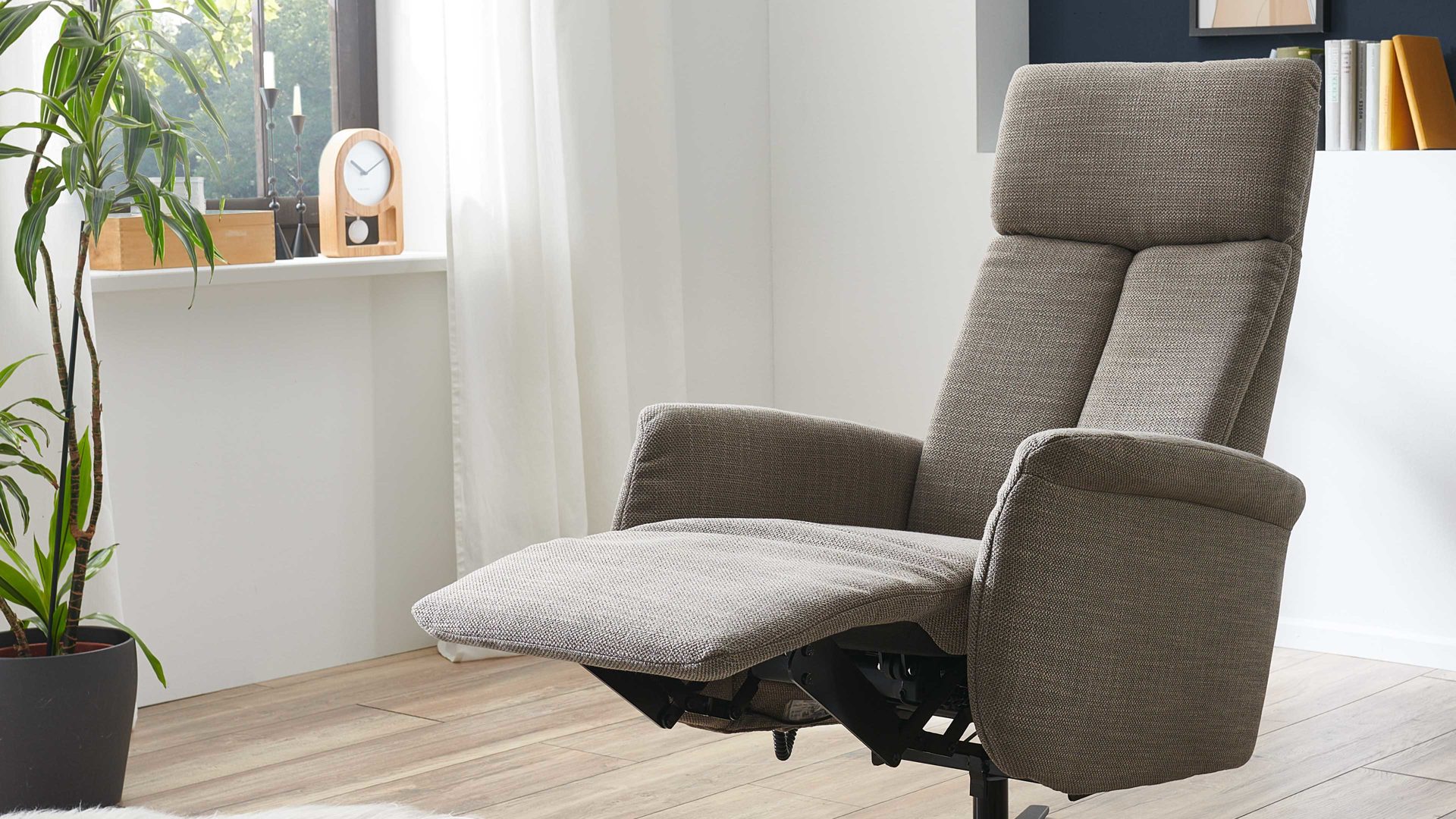 Relaxsessel COMFORT SMART aus Stoff in Beige COMFORT SMART Viro - Relaxsessel mit Federkern taupefarbenes Flachgewebe Picasso & schwarzer Sternfuß