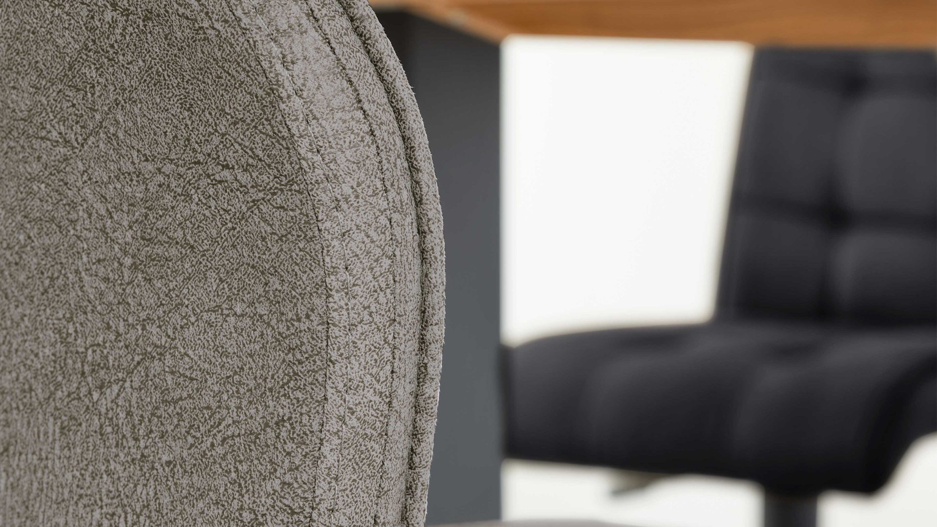 Barstuhl Interliving aus Kunstfaser in Dunkelgrau Interliving Esszimmer Serie 5104 – Barstuhl BL61 dunkelgraue Mikrofaser Onyx & mattschwarzes Rundrohr