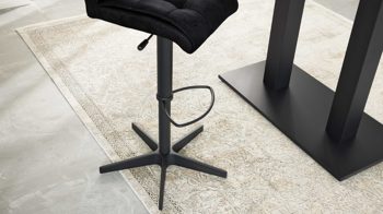 Barstuhl Interliving aus Kunstfaser in Schwarz Interliving Esszimmer Serie 5104 – Barstuhl BL52 mit Drehfunktion carbonschwarze Mikrofaser Night & mattschwarzer Sternfuß