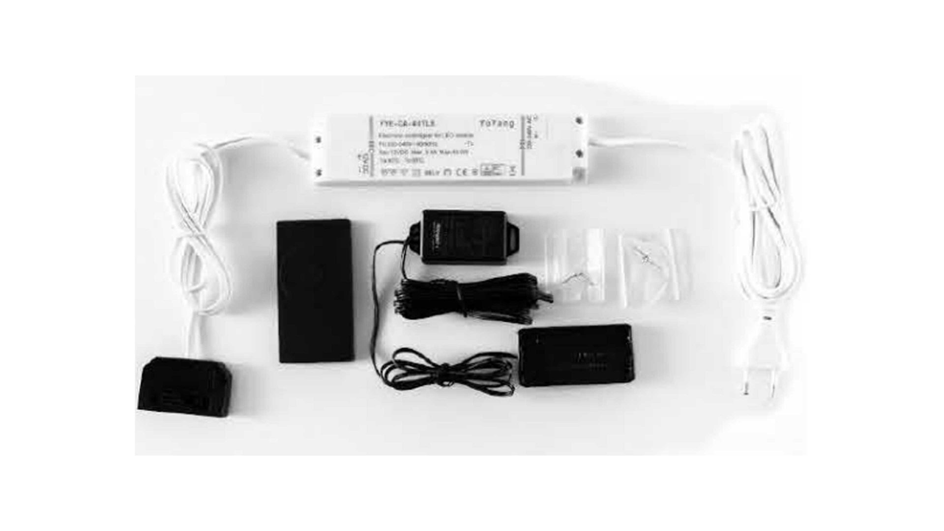 LED-Beleuchtung Mca direkt aus Kunststoff in Weiß Wohnprogramm Modena - Funkfernbedienungs-Set 40 Watt