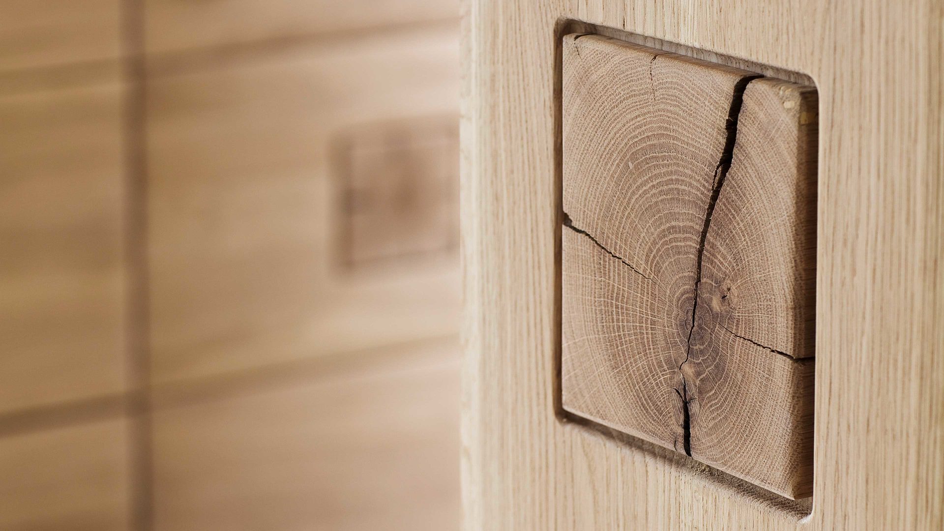 Vitrine Mca furniture aus Holz in Holzfarben Wohnprogramm Bologna - Kombi-Vitrinenschrank biancofarbenes Eichenholz & Hirnholz – zwei Türen