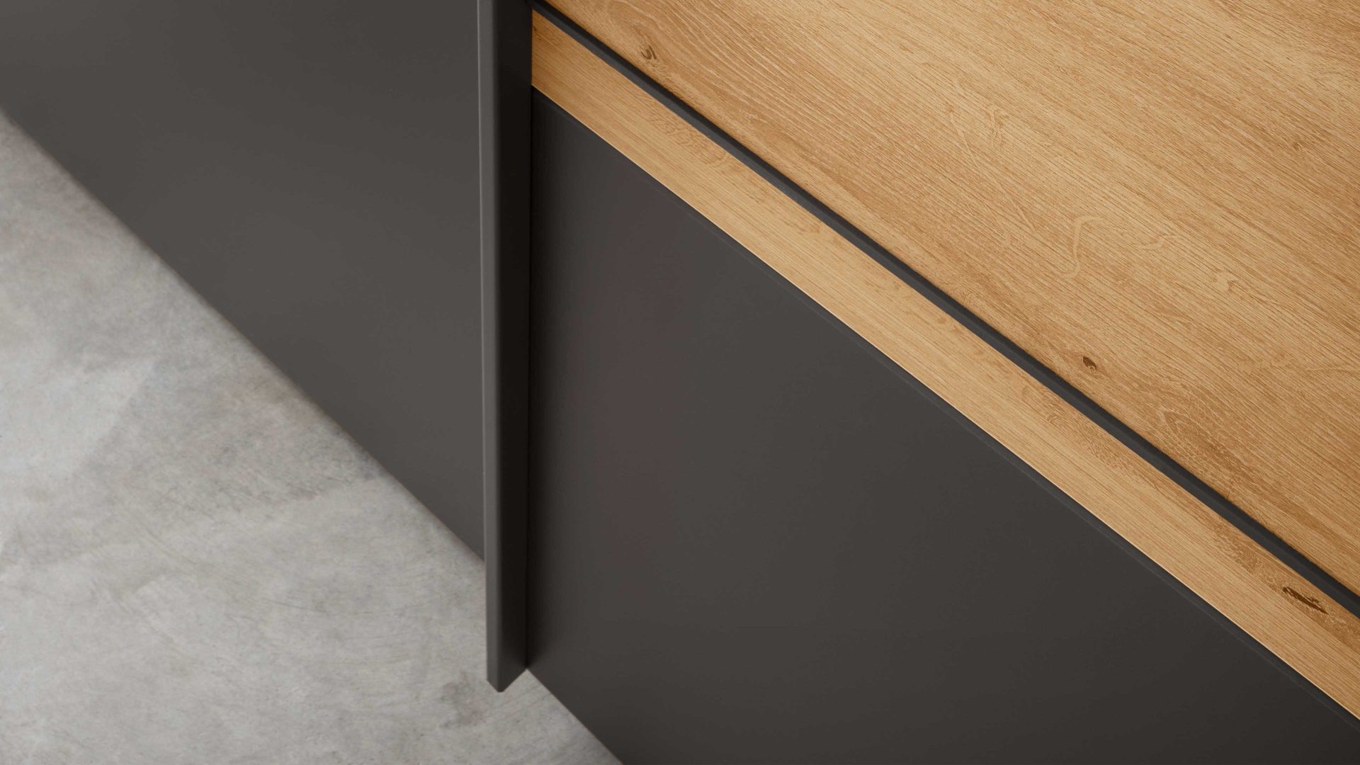 Komplettzimmer Wiemann | oeseder aus Holz in Dunkelgrau WIEMANN Schlafzimmerprogramm Alabama - Komplettzimmer Graphit & Eiche Bianco - vierteilig, Liegefläche ca. 180 x 200 cm