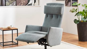 Relaxsessel COMFORT SMART aus Stoff in Hellblau COMFORT SMART Polstersessel Calipso M salbeifarbener Strukturstoff Free & schwarzer Sternfuß 909