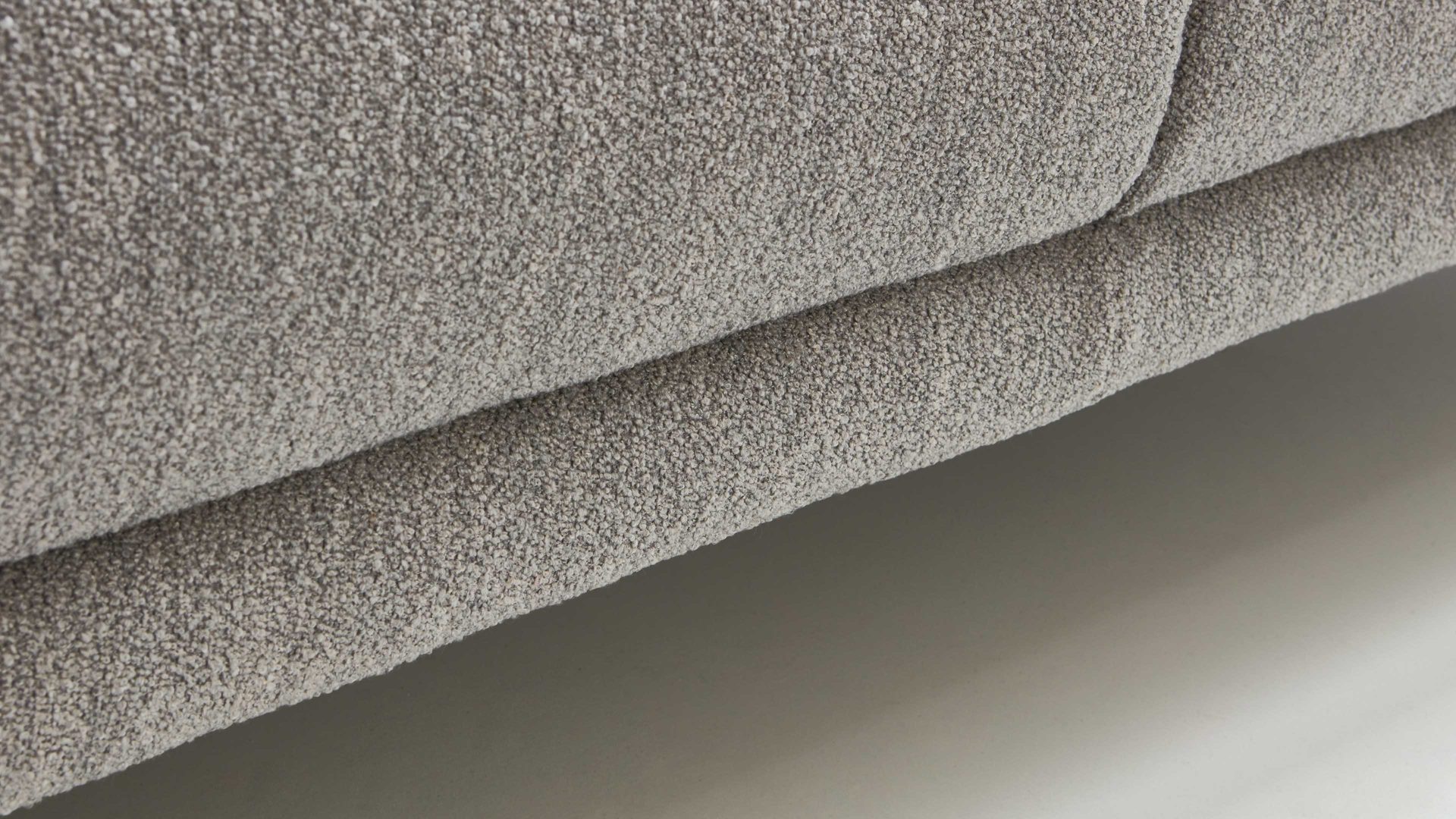 2,5-Sitzer COMFORT SMART aus Stoff in Hellgrau COMFORT SMART Serie Fenja - 2,5-Sitzer silberfarbener Strukturstoff Loop & schwarze Metallfüße 346 - Länge ca. 196 cm