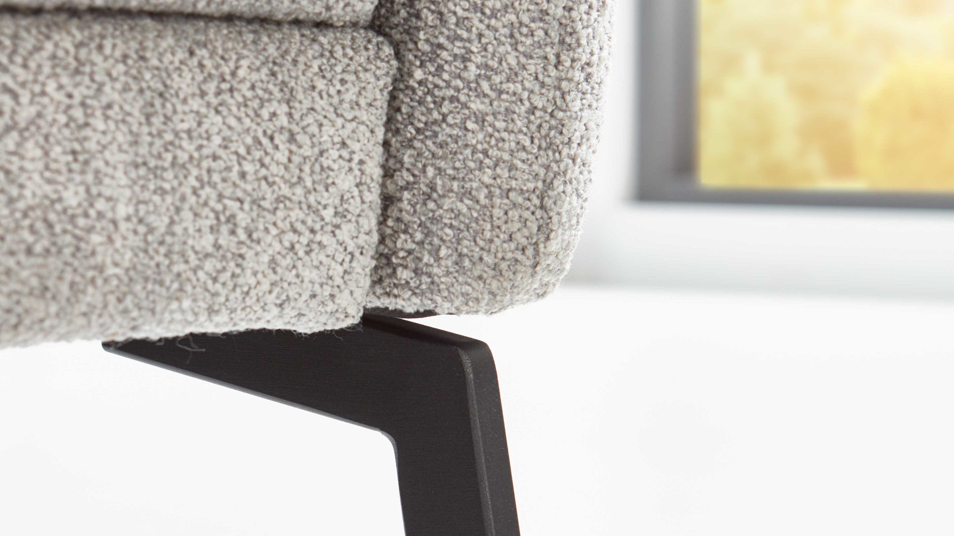 Polsterhocker COMFORT SMART aus Stoff in Hellgrau COMFORT SMART Serie Fenja - Polsterhocker silberfarbener Strukturstoff Loop & schwarze Metallfüße 346 - ca. 65 x 65 cm