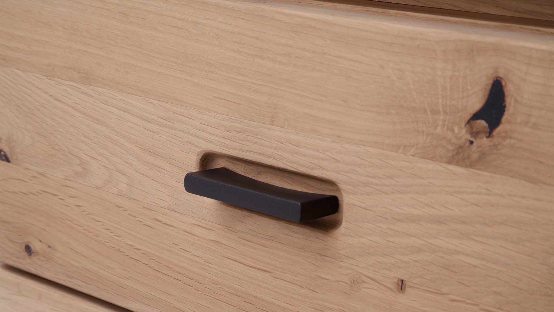 Garderobenschrank Mca furniture aus Holz in Holzfarben Garderobenprogramm Barcelona - Garderobenschrank geölte Wildeiche – zwei Türen, Breite ca. 75 cm