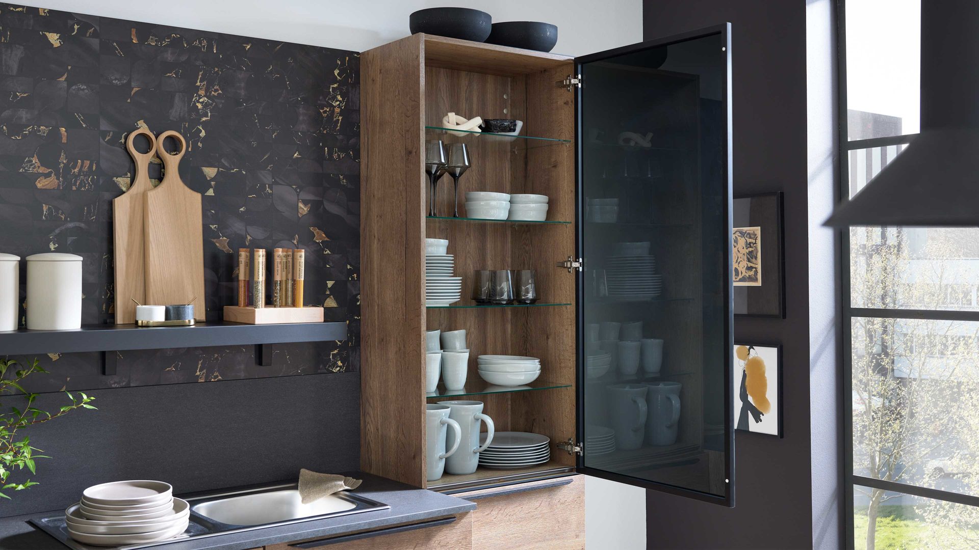 Einbauküche culineo® aus Holz in Holzfarben Culineo® Einbauküche C382 mit AEG Einbaugeräten Eiche Havanna & Grauschiefer - zweizeilig