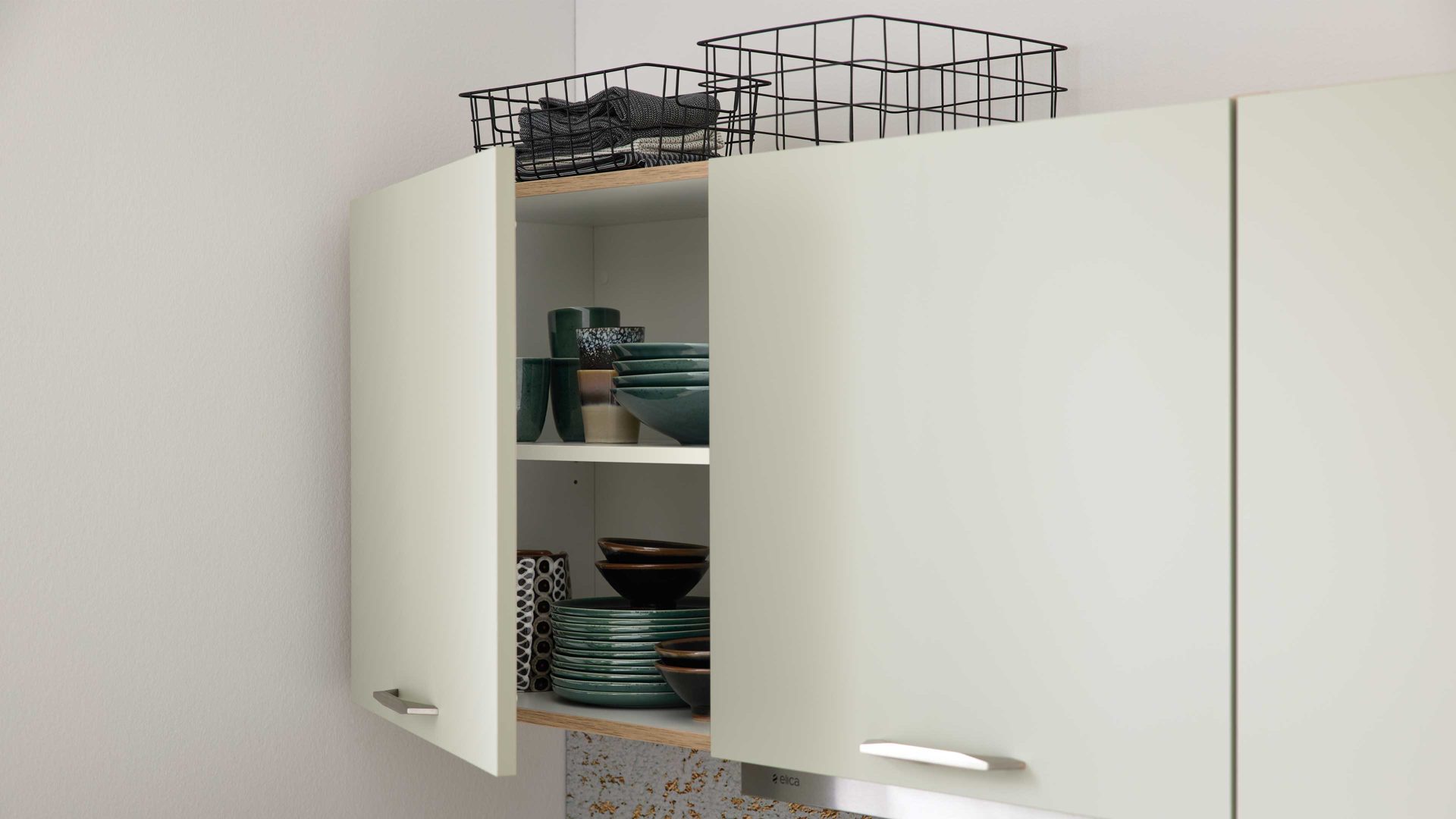 Einbauküche culineo® aus Holz in Hellgrün Culineo® Einbauküche C357 mit beko Einbaugeräten Jade & Eiche San Remo - Stellfläche ca. 305 x 310 cm