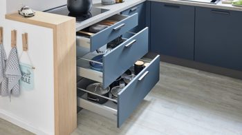 Einbauküche culineo® aus Holz in Blau Culineo® Einbauküche C945 mit privileg Einbaugeräten Fjordblau - Stellfläche ca. 310 x 305 cm