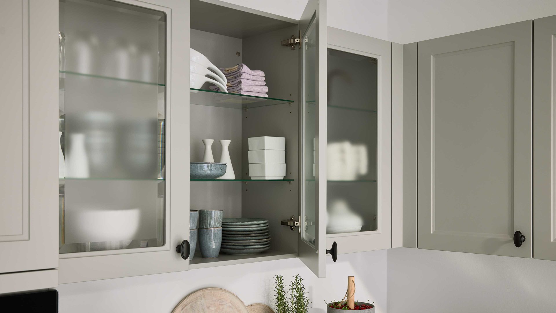 Einbauküche culineo® aus Holz in Hellgrau Culineo® Einbauküche C684 mit gorenje  Einbaugeräten Steingrau - Stellfläche ca. 420 x 335 cm