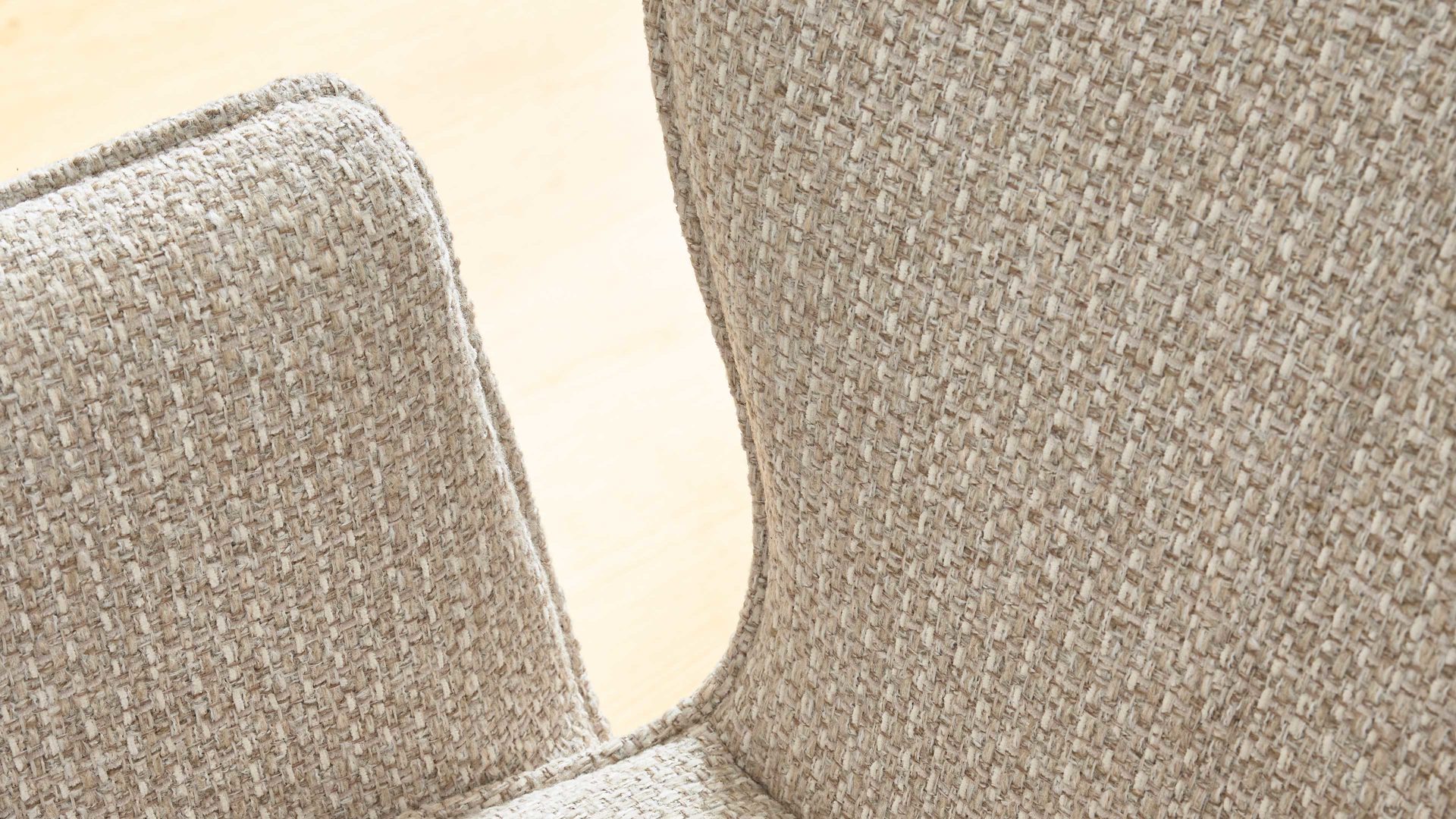 Vierfußstuhl Interliving aus Stoff in Beige Interliving Esszimmer Serie 5115 - Armlehnstuhl mit meliertem Bezug beiger Webstoff Shout 05 & anthrazitfarbenes Metall