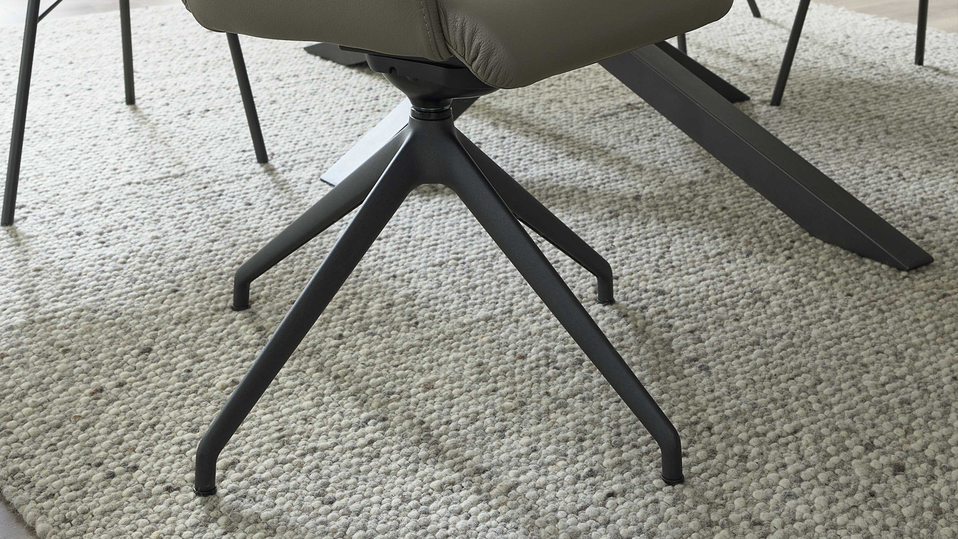 Funktion Interliving aus Metall in Transparent Interliving Esszimmer Serie 5115 - Kippfunktion für Stuhl Vive