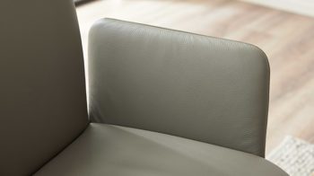 Polsterstuhl Interliving aus Leder in Grau Interliving Esszimmer Serie 5115 - Armlehn-Drehstuhl mit Lederbezug lavafarbenes Leder & anthrazitfarbenes Metall