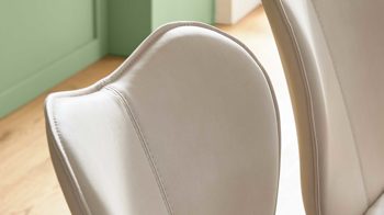 Vierfußstuhl Interliving aus Stoff in Weiß Interliving Esszimmer Serie 5115 - Vierfußstuhl Aiko Four A12 mandelfarbener Bezug Gaucho 02 & anthrazitfarbenes Metall