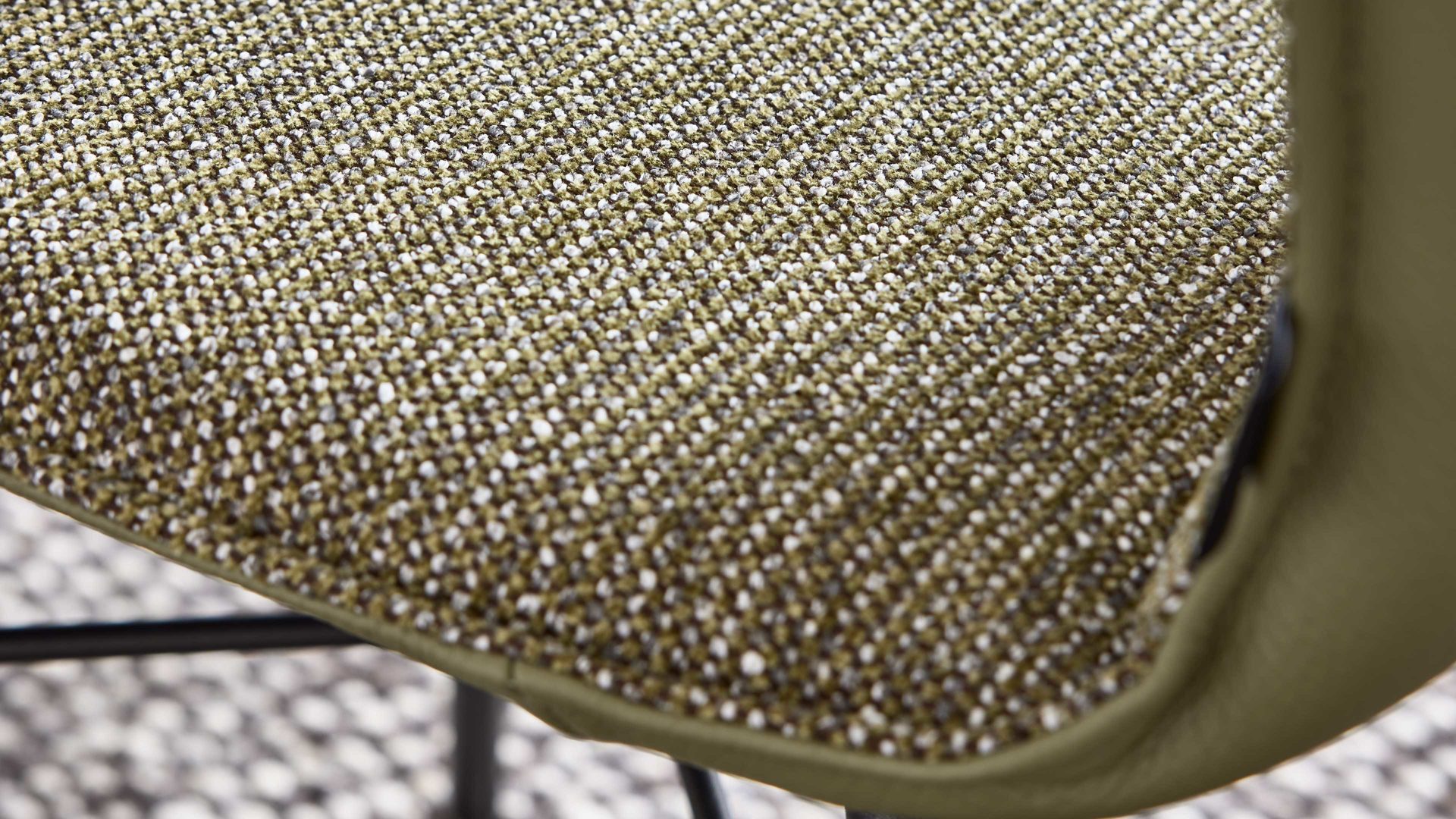 Vierfußstuhl Interliving aus Stoff in Grün Interliving Esszimmer Serie 5115 - Vierfußstuhl mit Stoff und Leder jadefarbenes Leder LD7830 & moosfarbener Bezug Sneak 59, umbraugraues Metall