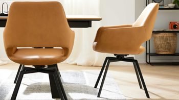 Polsterstuhl Interliving aus Kunstfaser in Orange Interliving Esszimmer Serie 5112 - Schalenstuhl V232 kurkumafarbene Mikrofaser Gavin A3 & anthrazitfarbenes Metall