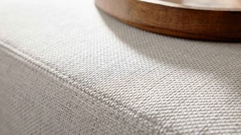 Einzelkissen Interliving aus Stoff in Hellgrau Interliving Sofa Serie 4251 – Nierenkissen platinfarbener Bezug Vaneo 7