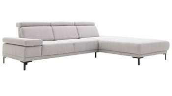 Ecksofa Interliving aus Stoff in Hellgrau Interliving Sofa Serie 4251 – Ecksofa mit Funktionen platinfarbener Bezug Vaneo 7 & schwarze Metallfüße 4.26 – Stellfläche ca. 300 x 225 cm