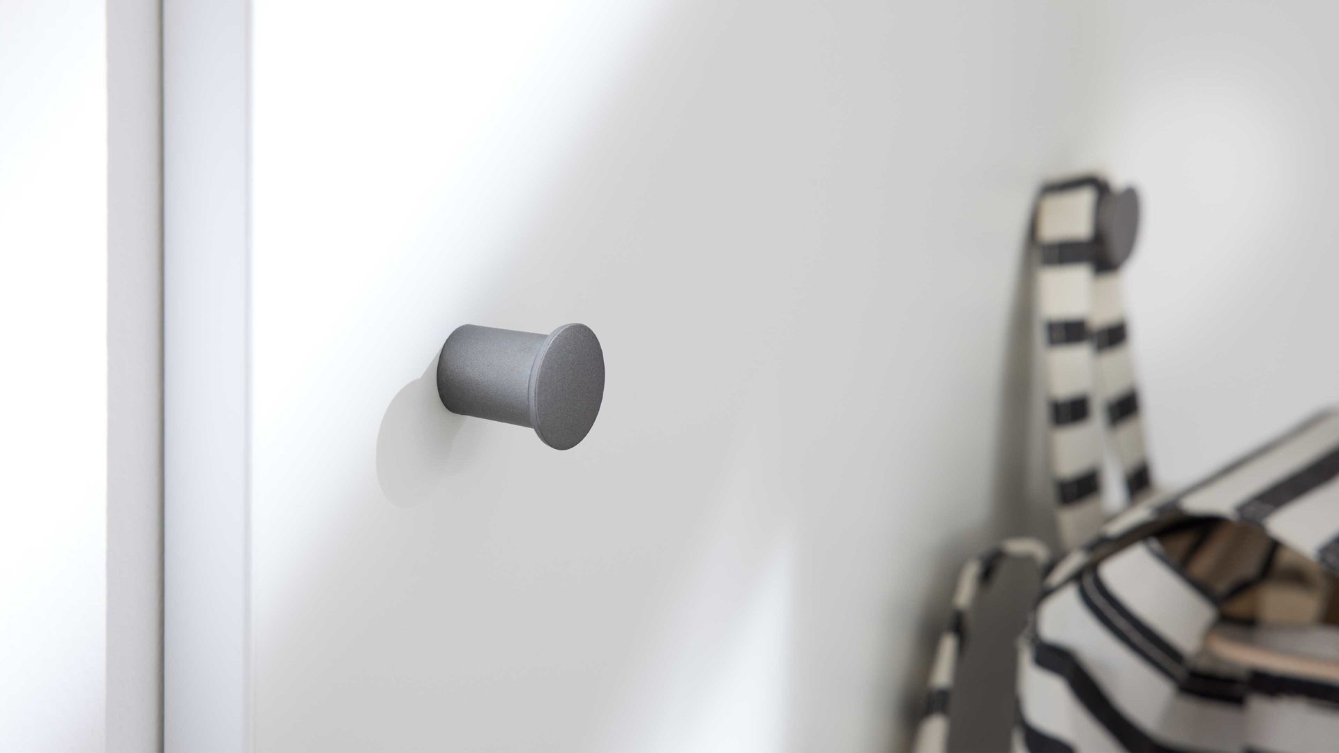 Garderoben-Set Interliving aus Holz in Weiß Interliving Garderobe Serie 6012 - Garderoben-Set 01 weißer Mattlack & Steineiche - dreiteilig