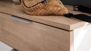 Schuhschrank Interliving aus Holz in Weiß Interliving Garderobe Serie 6012 - Schuhschrank weißer Mattlack & Steineiche - eine Schublade, zwei Klappen, Breite ca. 120 cm