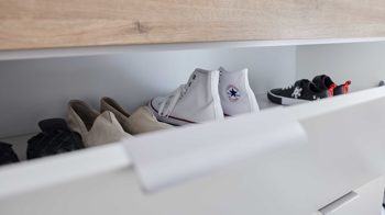 Schuhschrank Interliving aus Holz in Weiß Interliving Garderobe Serie 6012 - Schuhschrank INL-202 weißer Mattlack & Steineiche - eine Schublade, zwei Klappen, Breite ca. 120 cm