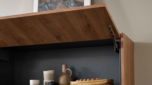 Einbauküche WERT KÜCHE® aus Holz in Holzfarben WERT KÜCHE® Mattea mit SIEMENS Einbaugeräten cognacbraune Eiche & Onyxschwarz - zweiteilig