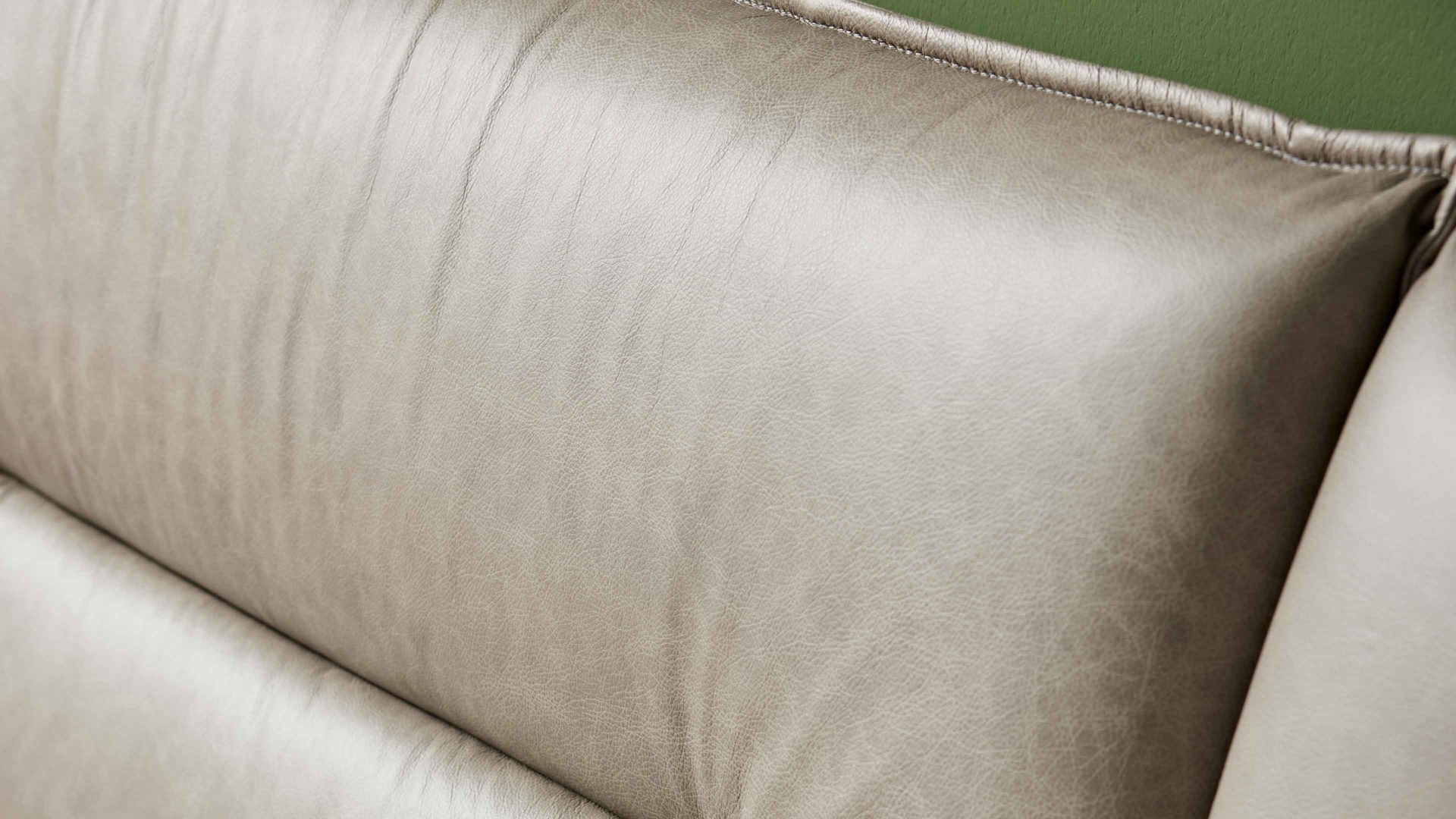 Bettgestell Interliving aus Stoff in Grau Interliving Polsterbett Serie 1417 - Polsterbettgestell fangofarbenes Leder Vicenzia & Eichenholzfüße 286 - Liegefläche ca. 180 x 200 cm