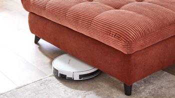 Ecksofa KAWOO aus Stoff in Orange KAWOO Polstermöbel Santa Rosa - Ecksofa kupferfarbene Bezüge Lincoln & Miranda, schwarze Metallfüße - Stellfläche ca.  199 x 307 cm