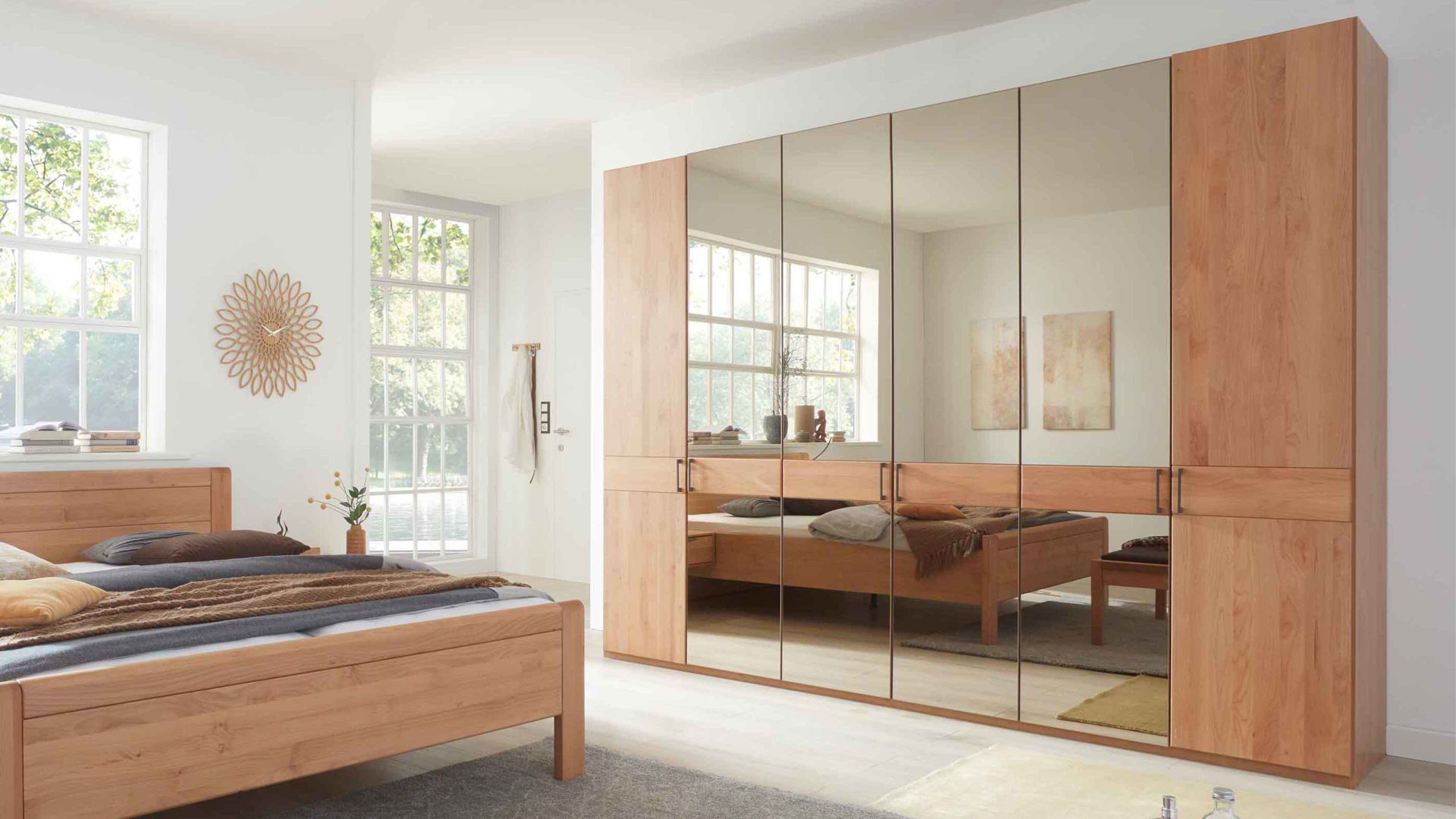 Kleiderschrank Wiemann | oeseder aus Holz in Holzfarben WIEMANN Modena Plus - Kleiderschrank teilmassive Erle & Spiegel - sechs Türen, Breite ca. 300 cm