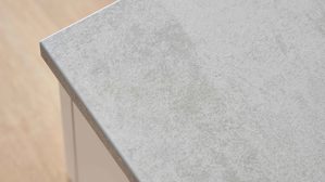 Einbauküche WERT KÜCHE® aus Holz in Beige WERT KÜCHE® Mattea mit zwei Kücheninseln Muschelweiß & Aurora Eiche - zweizeilig