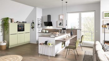 Einbauküche Interliving aus Holz in Weiß Interliving Küche Serie 3071 mit Constructa-Einbaugeräten Arcticweiß & Avocado - zweizeilig