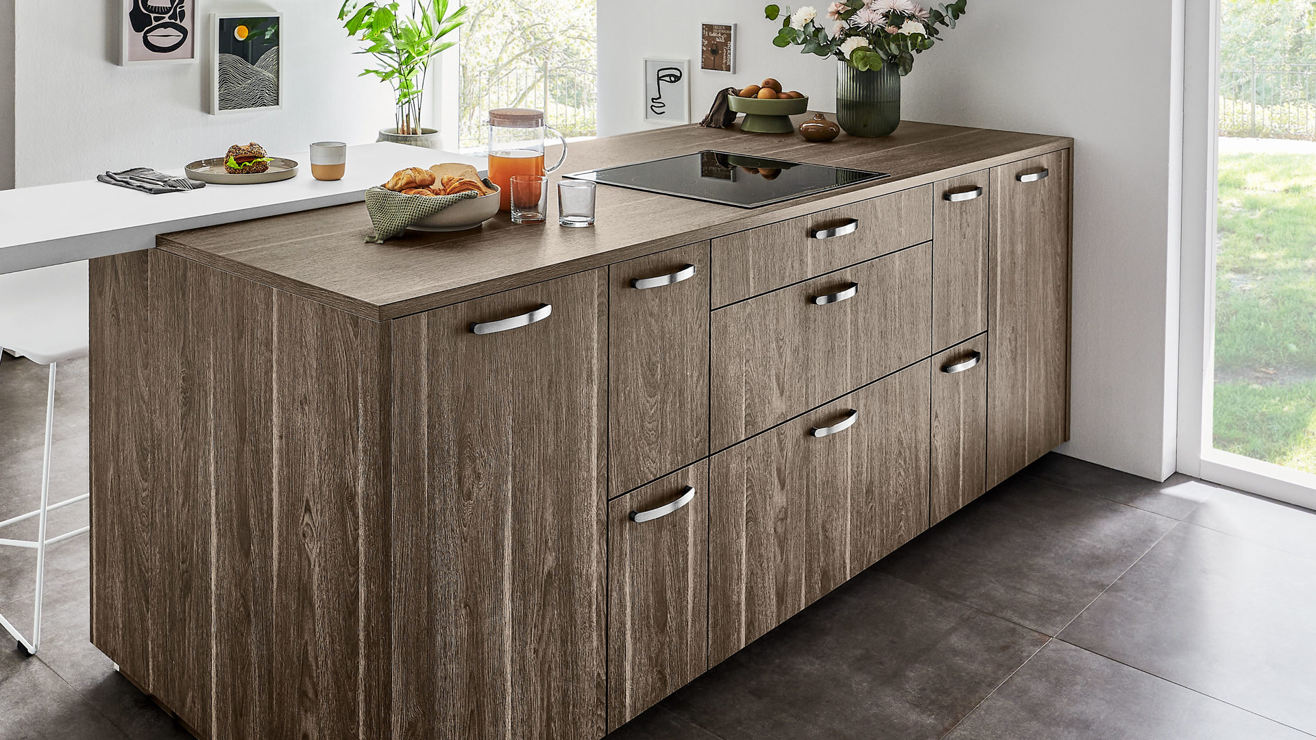 Einbauküche Nolte® küchen aus Holz in Weiß nolte® Einbauküche Manhattan Uni mit SIEMENS Einbaugeräten Weiß & Eiche Graphitsilber – zweizeilig