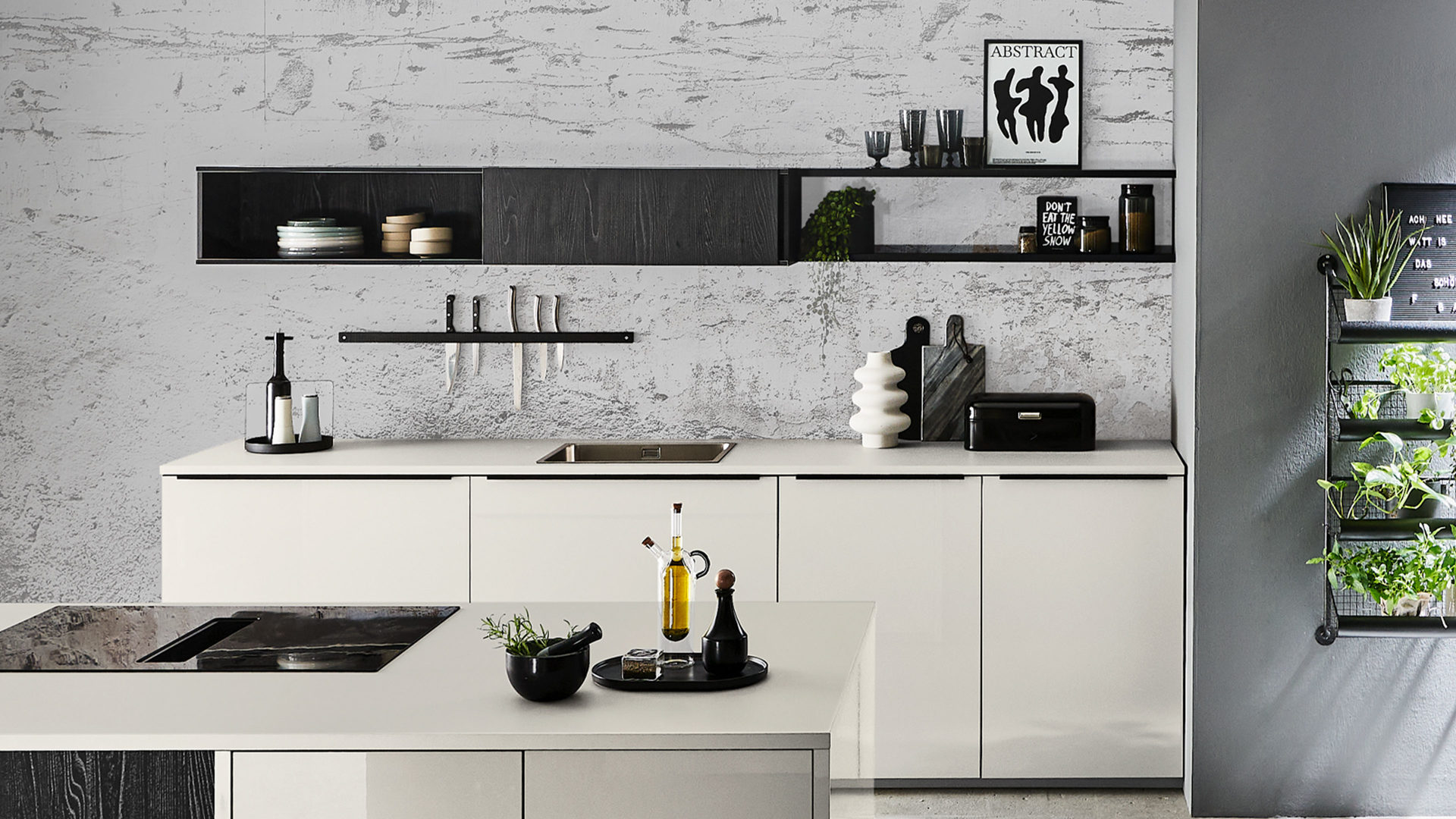 Einbauküche Nolte® küchen aus Holz in Hellgrau nolte® Einbauküche Lux mit privileg Einbaugeräten Platingrau & Eiche Nero – dreizeilig