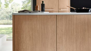 Einbauküche Nolte® küchen aus Holz in Holzfarben nolte® Einbauküche Artline mit Constructa-Einbaugeräten Stripe Wood Crema & Platingrau - zweizeilig