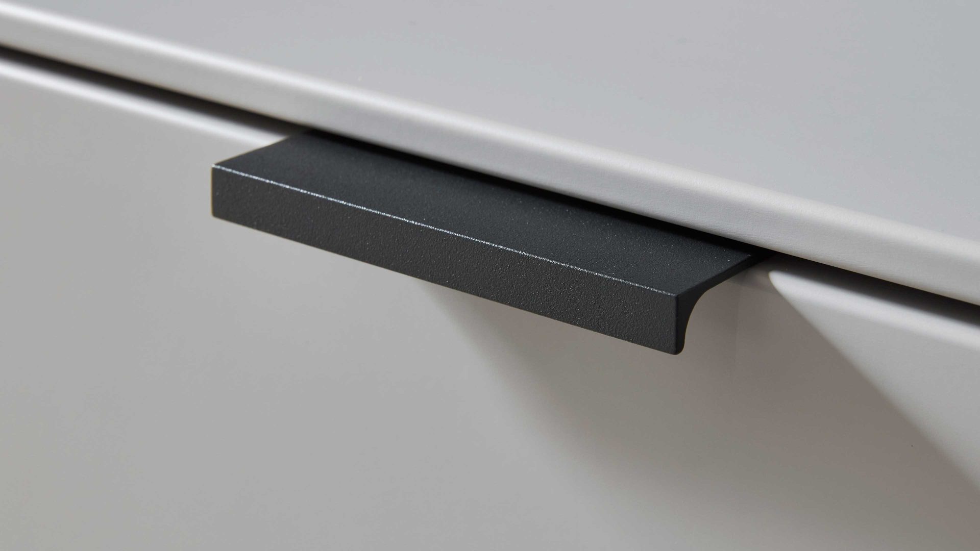 Lowboard Wöstmann markenmöbel aus Holz in Grau WÖSTMANN Wohnprogramm WM 2380 - Lowboard samtgrauer Mattlack - eine Schubladen, Breite ca. 182 cm