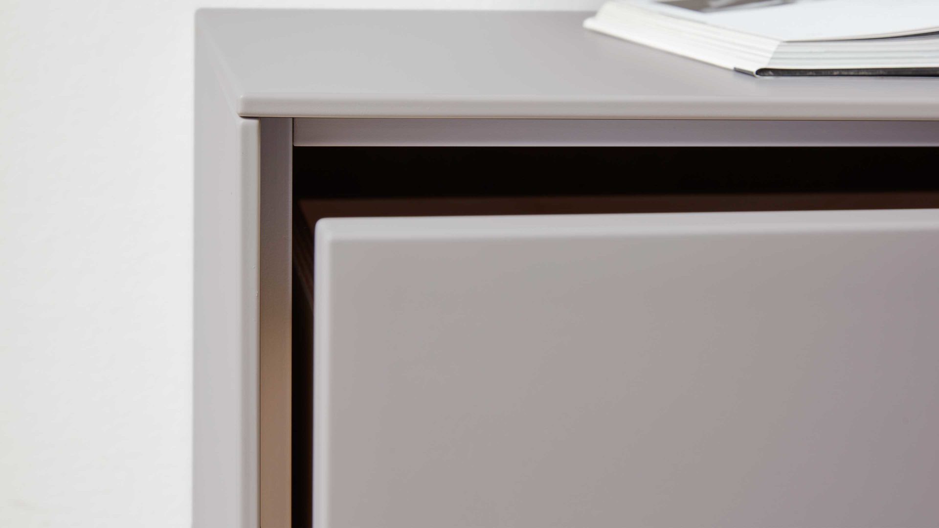 Lowboard Wöstmann markenmöbel aus Holz in Grau WÖSTMANN Wohnprogramm WM 2380 - Lowboard samtgrauer Mattlack - eine Schublade, Breite ca. 182 cm