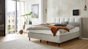 Boxspringbett Interliving aus Stoff in Hellgrau Interliving Boxspringbett Serie 1418 - Boxspringbett mit feinem Cordbezug silberfarbener Feincord – Liegefläche ca. 180 x 200 cm