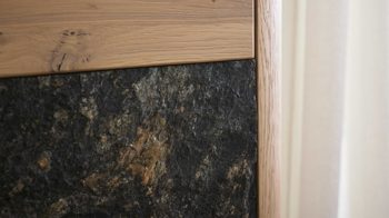 Wohnwand Interliving aus Holz in Holzfarben Interliving Wohnzimmer Serie 2029 - Wohnwand Wildeiche & Granit-Steinoptik - dreiteilig, Breite ca. 336 cm
