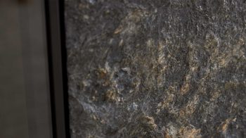 Wandregal Interliving aus Holz in Holzfarben Interliving Wohnzimmer Serie 2029 - Wandregal Wildeiche & Granit-Steinoptik - ca. 46 x 135 cm